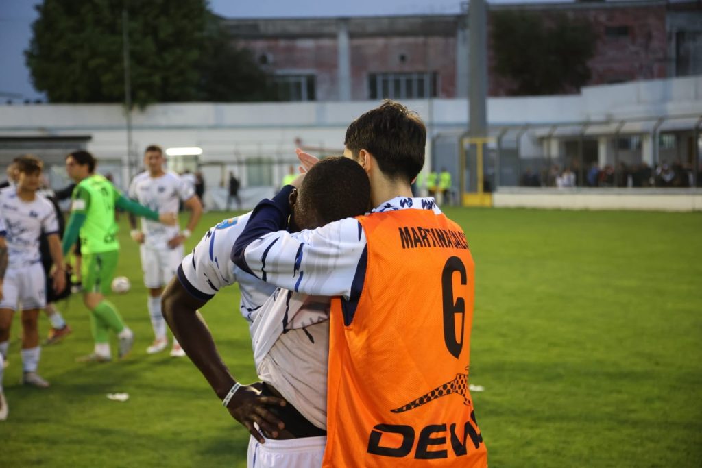 La delusione dei giocatori del Martina a fine gara (Foto Paolo Conserva)