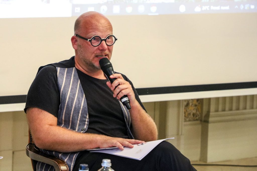 Sebastian F. Schartz durante la conferenza stampa di Roma.JPG