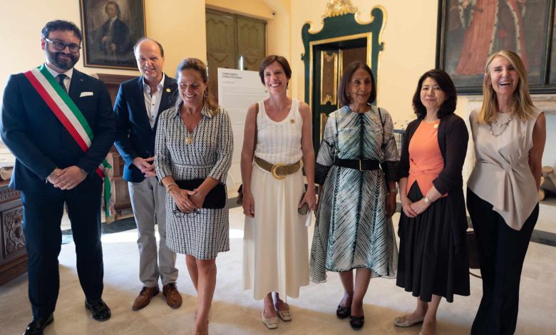La delegazione del G7 visita le stanze del Duca del Palazzo Ducale di Martina Franca
