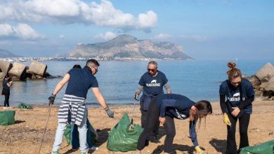 volontari Plastic Free in azione in Puglia