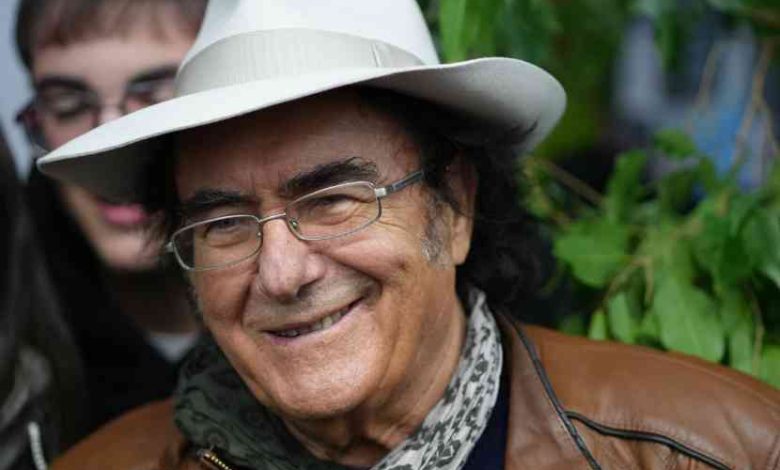 Al Bano si emoziona a Locorotondo durante la presentazione del suo libro (Foto Gasparro diritti riservati)