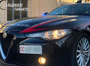 Carabinieri intervengono durante un furto nelle campagne di Martina Franca