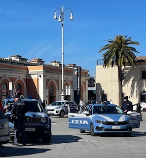 Sequestro di quasi 13 chili di droga durante arresto a Bari