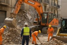 Operai al lavoro in cantiere prezzario opere pubbliche Puglia 2026 (Foto repertorio)