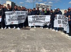 Agricoltori pugliesi durante il caos in Consiglio regionale del 27 maggio