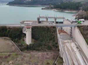 Foto della diga del Liscione o di un incontro istituzionale Emiliano-Roberti