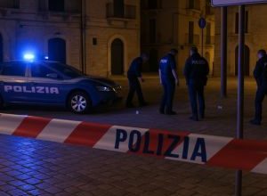 Piazza Di Vagno a Corato dopo il tentato omicidio con intervento della Polizia