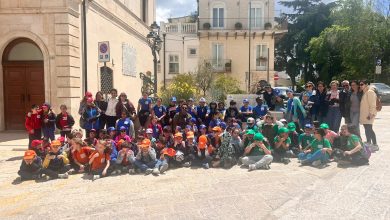 Studenti partecipano agli eventi ambientali in Puglia con raccolta rifiuti a Cassano