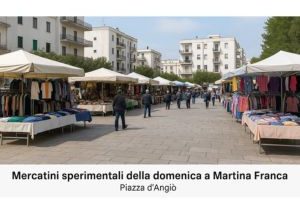 bancarelle dei mercatini sperimentali della domenica a Martina Franca in Piazza d’Angiò