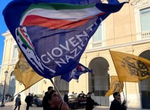 fermata autobus a Bari dove sono avvenute aggressioni ragazze baresi