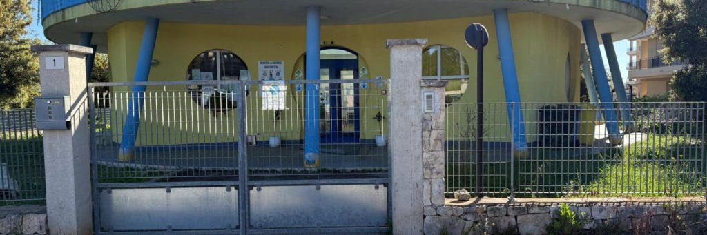 Esterno dell’asilo Montetullio prima della chiusur