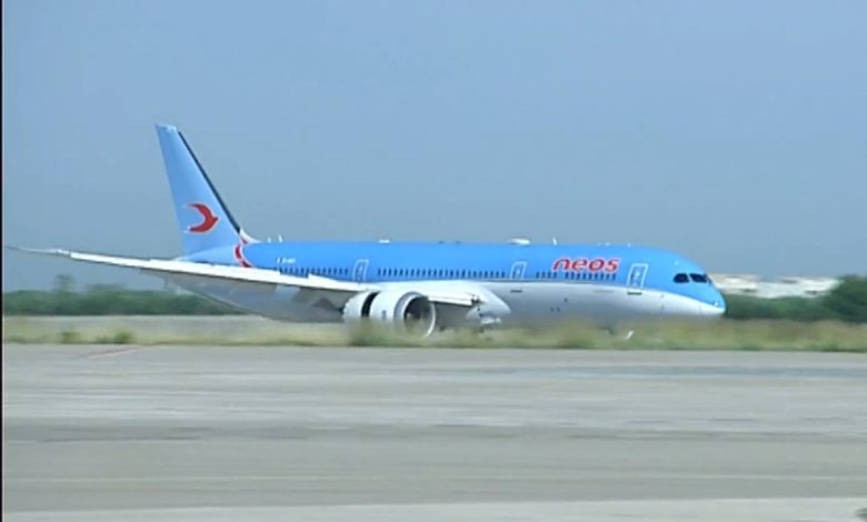 Atterraggio del primo volo diretto da New York a Bari con accoglienza all’aeroporto