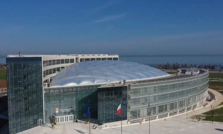 Regionali Puglia 2025 centrodestra senza candidato presidente