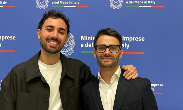 Fondatori della startup pugliese sneakers 3D Servati nel laboratorio a Casarano