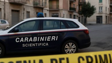 Scena del crimine a Foggia dove è avvenuto un omicidio con colpo al collo