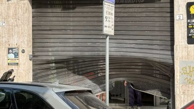 danni dopo bomba davanti a negozio a Foggia