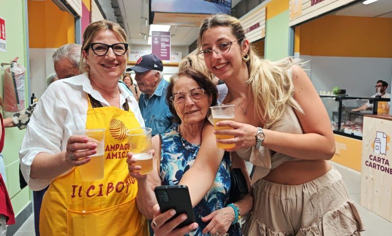 inaugurazione del mercato agricolo metropolitano con banchi contadini e cittadini a Bari