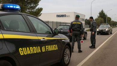 pattuglia Guardia di Finanza durante arresto marijuana Fasano