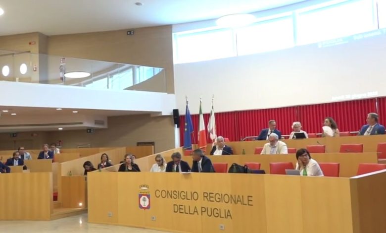 seduta Consiglio Regionale Puglia durante il patto di fine legislatura