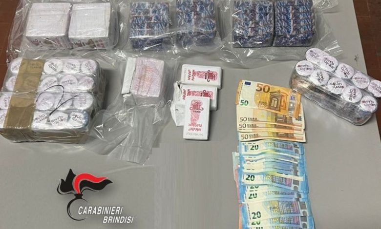 Carabinieri Carovigno sequestrano 10 kg di hashish
