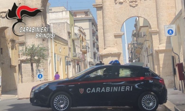 Carabinieri durante servizio ad alto impatto a Francavilla Fontana