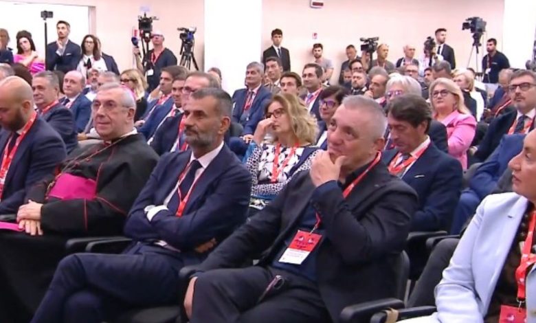 Decaro campagna elettorale Fiera del Levante Bari