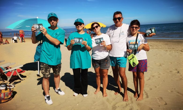 Volontari di Dico NO alla droga Puglia distribuiscono opuscoli informativi a Barletta