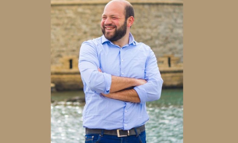 Elezioni 2025, il sindaco Minerva lascia Gallipoli per candidarsi alla Regione.