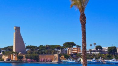 Monumento al Marinaio d’Italia a Brindisi per la Giornata della Memoria dei Marinai Scomparsi in Mare
