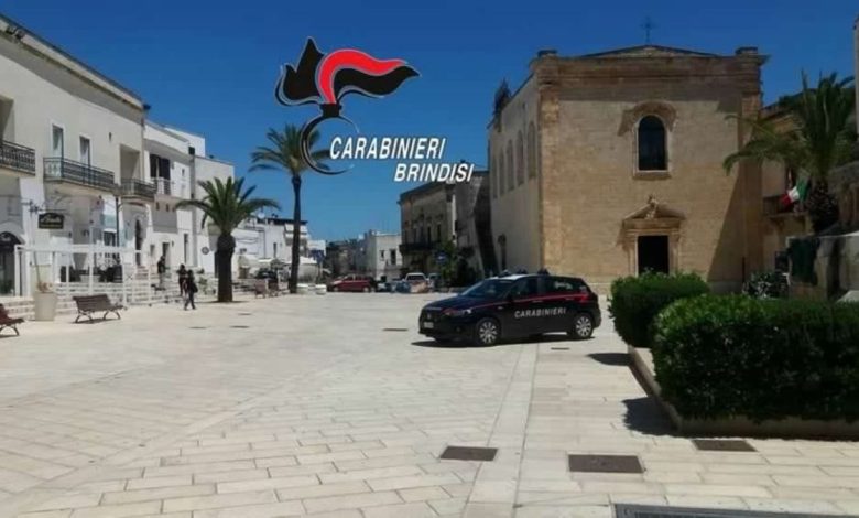Carabinieri durante controlli ad alto impatto a San Vito dei Normanni