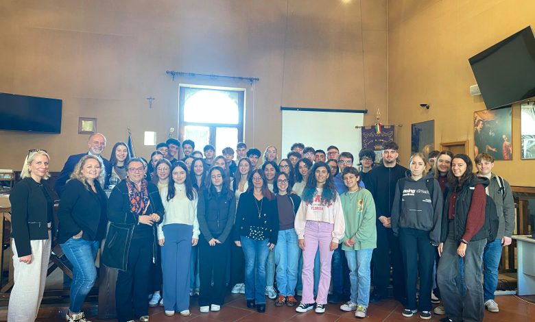 Studenti italiani e austriaci durante il progetto Erasmus+ Conversano sulla valorizzazione dell’identità territoriale.
