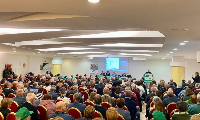 giovani anziani agricoltura durante la Festa ANP-CIA a Vieste