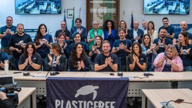Volontari di Plastic Free Puglia durante il Meet Up Regionale a Bari 2025 contro l’inquinamento da plastica
