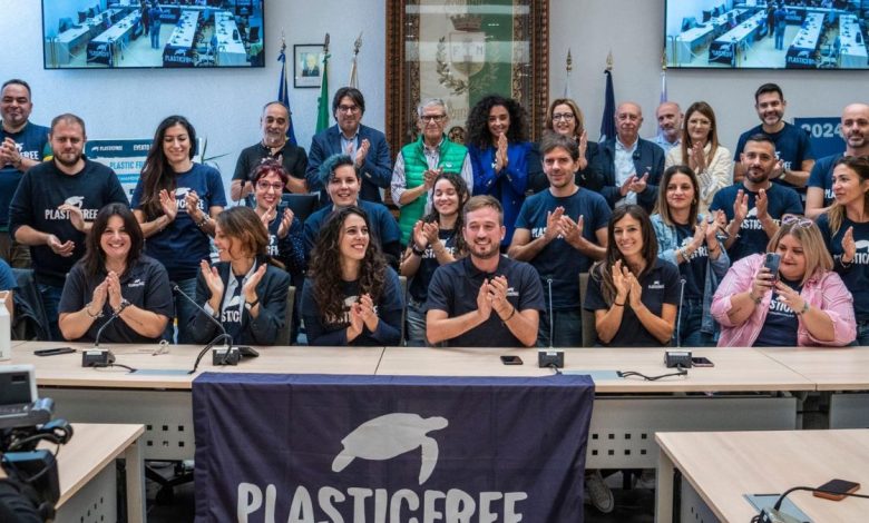 Volontari di Plastic Free Puglia durante il Meet Up Regionale a Bari 2025 contro l’inquinamento da plastica