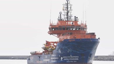 nave ong Solidaire al porto di Bari con 194 migranti salvati nel Mediterraneo