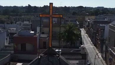 cerimonia 4 novembre ad Arnesano durante lo scontro tra sindaco e dirigente scolastica