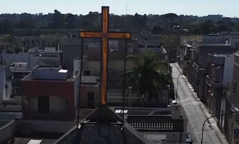 cerimonia 4 novembre ad Arnesano durante lo scontro tra sindaco e dirigente scolastica