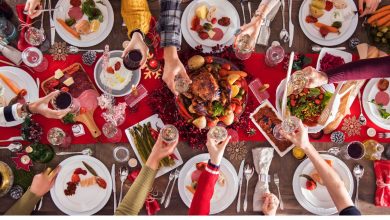 Capodanno in Puglia: tavola imbandita per il cenone con lenticchie e spumante