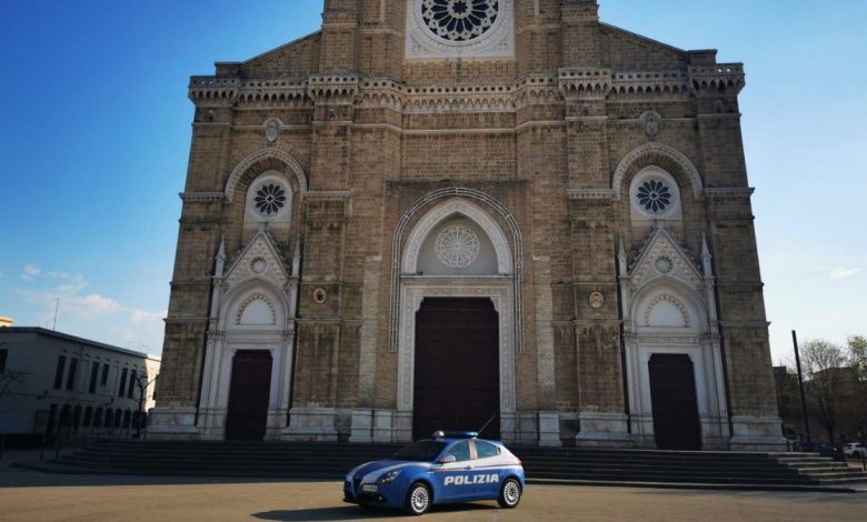 Fuga e inseguimento in due auto: arrestati 4 cerignolani dalla Polizia di Stato