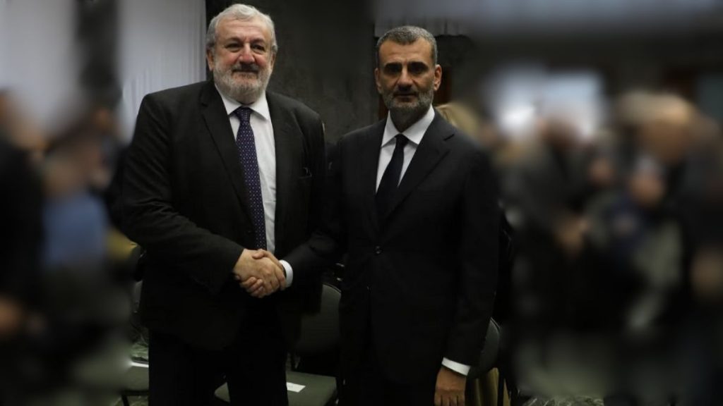 Antonio Decaro e Michele Emiliano durante la proclamazione del nuovo presidente della Regione Puglia