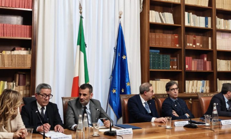 Firma del protocollo contro il caporalato in Prefettura a Brindisi