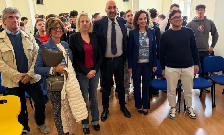 Global Education Awards 2025-26: Panetti-Pitagora di Bari premiato a Dubai