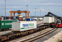 Scalo merci di Surbo con binari e area logistica per intermodalità gomma–ferro