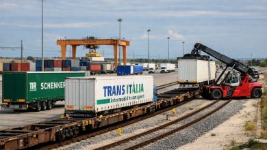 Scalo merci di Surbo con binari e area logistica per intermodalità gomma–ferro