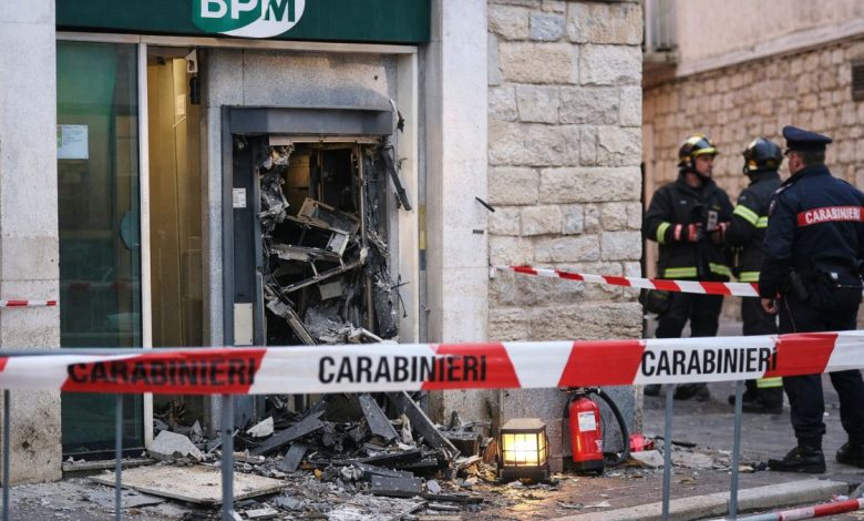 Sportello bancomat fatto esplodere a Peschici nel Gargano- immagine generata con il supporto di intelligenza artificiale a scopo illustrativo.mmagine illustrativa