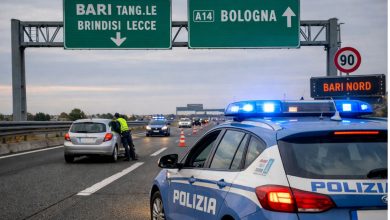 auto contromano in autostrada a Bari fermata dalla Polizia di Stato