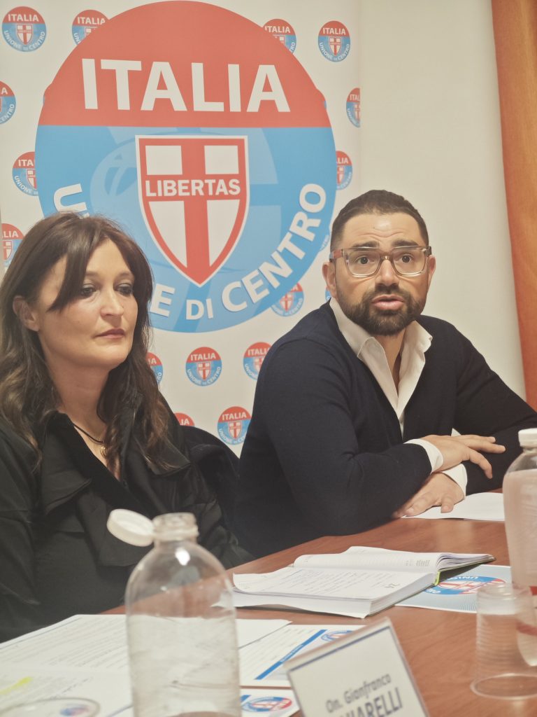 Mauro Bello e Roberta Zaccaria durante la conferenza stampa Udc Martina Franca
