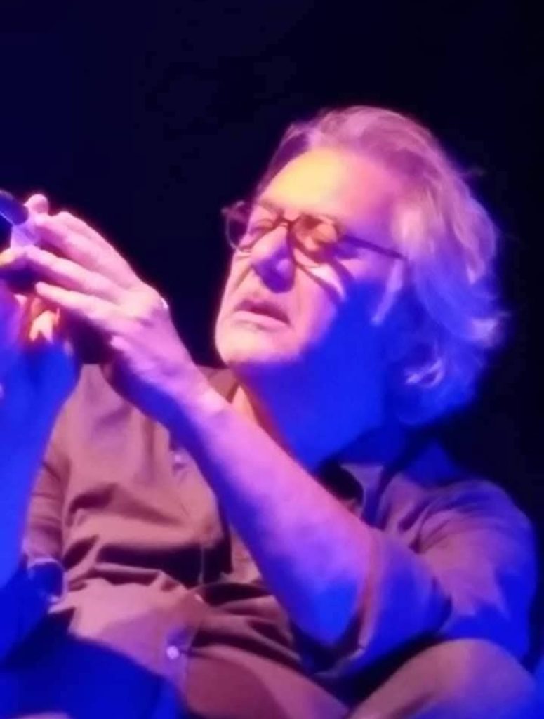 Un momento suggestivo del live di Fernando Grande Ozionà