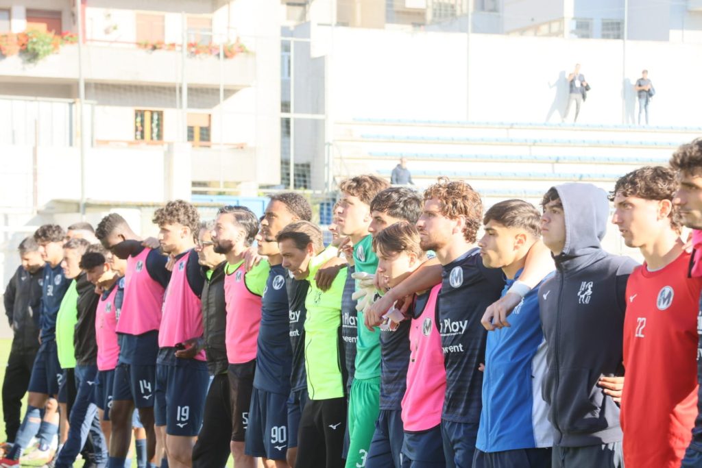 La delusione dei calciatori del Martina dopo la finale persa (Foto Paolo Conserva)