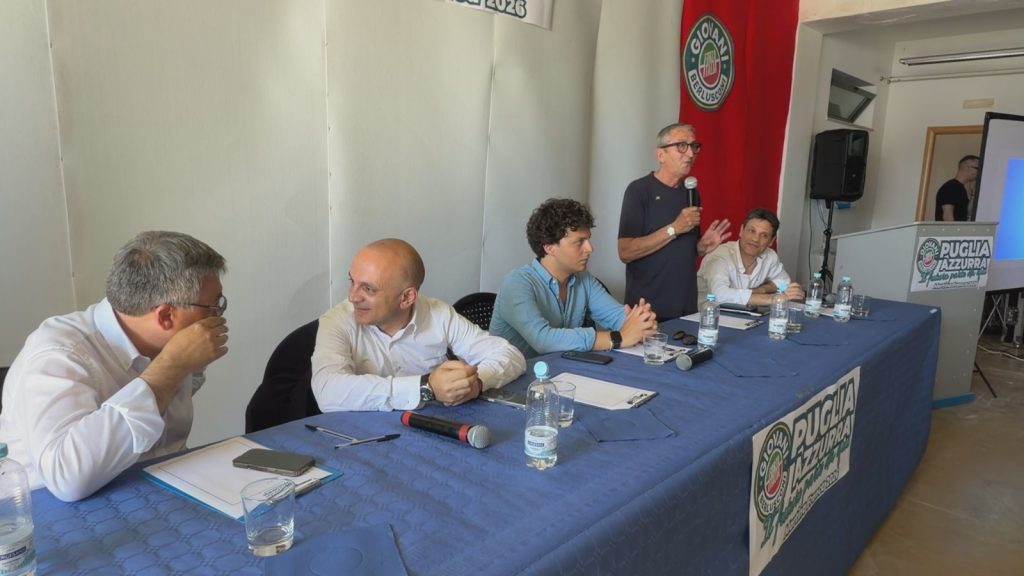 Puglia Azzurra Martina Franca, dibattito tra esponenti politici e giovani durante la manifestazione regionale
